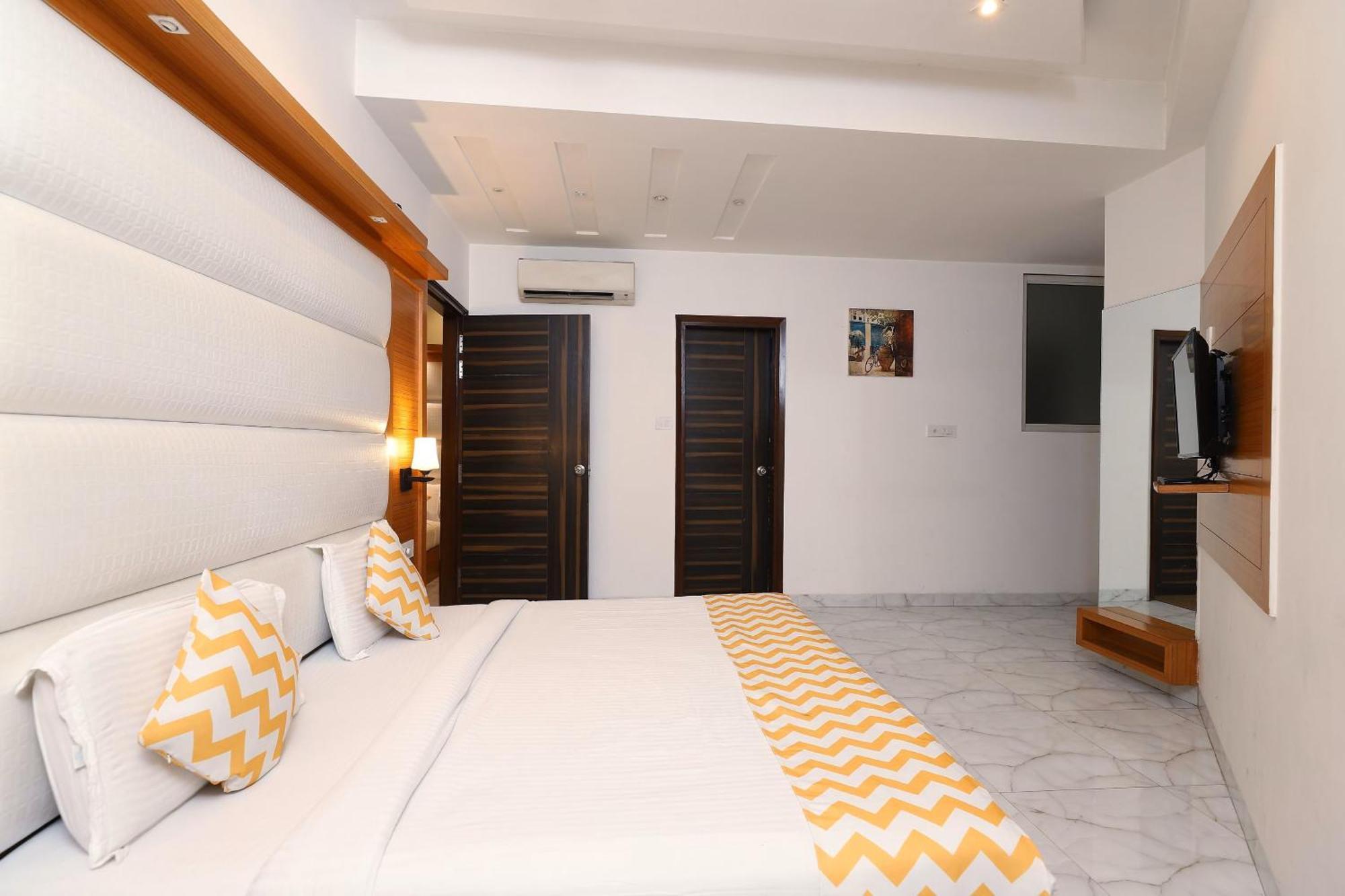 Hotel Star By Star Group- Near Delhi Airport Νέο Δελχί Εξωτερικό φωτογραφία