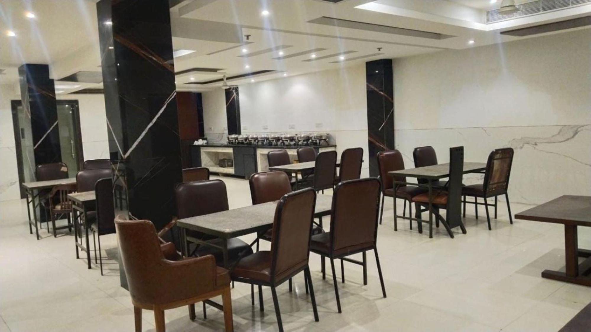 Hotel Star By Star Group- Near Delhi Airport Νέο Δελχί Εξωτερικό φωτογραφία